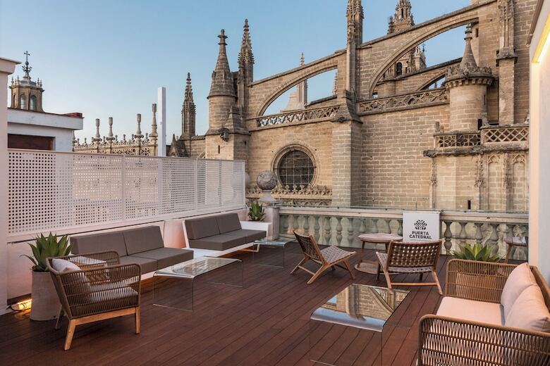 Aparthotel Puerta Catedral Suites