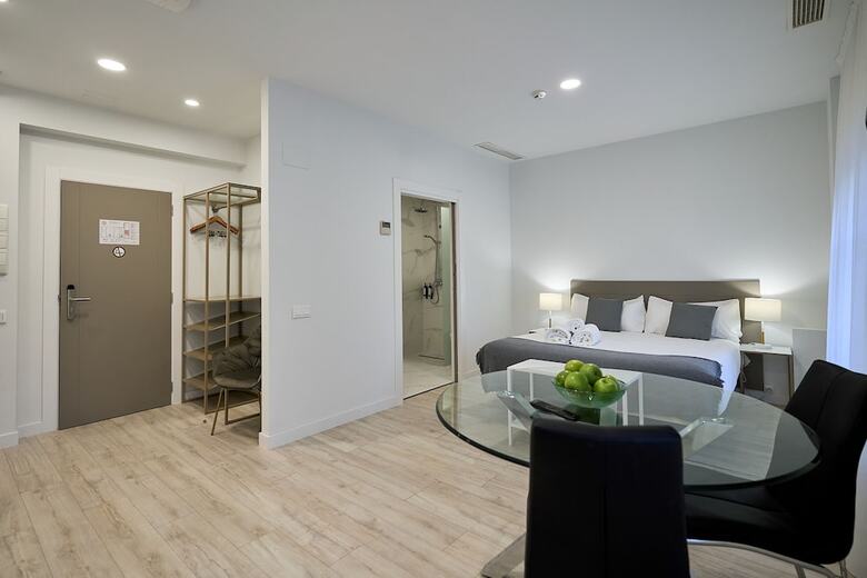 Aparthotel Ines Luna Suites
