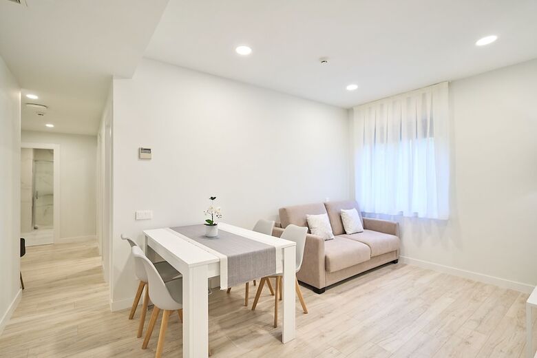 Aparthotel Ines Luna Suites