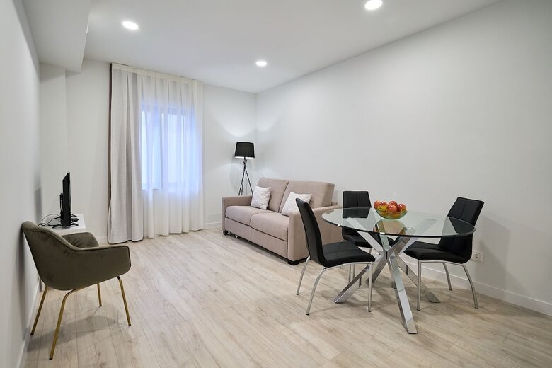 Aparthotel Ines Luna Suites