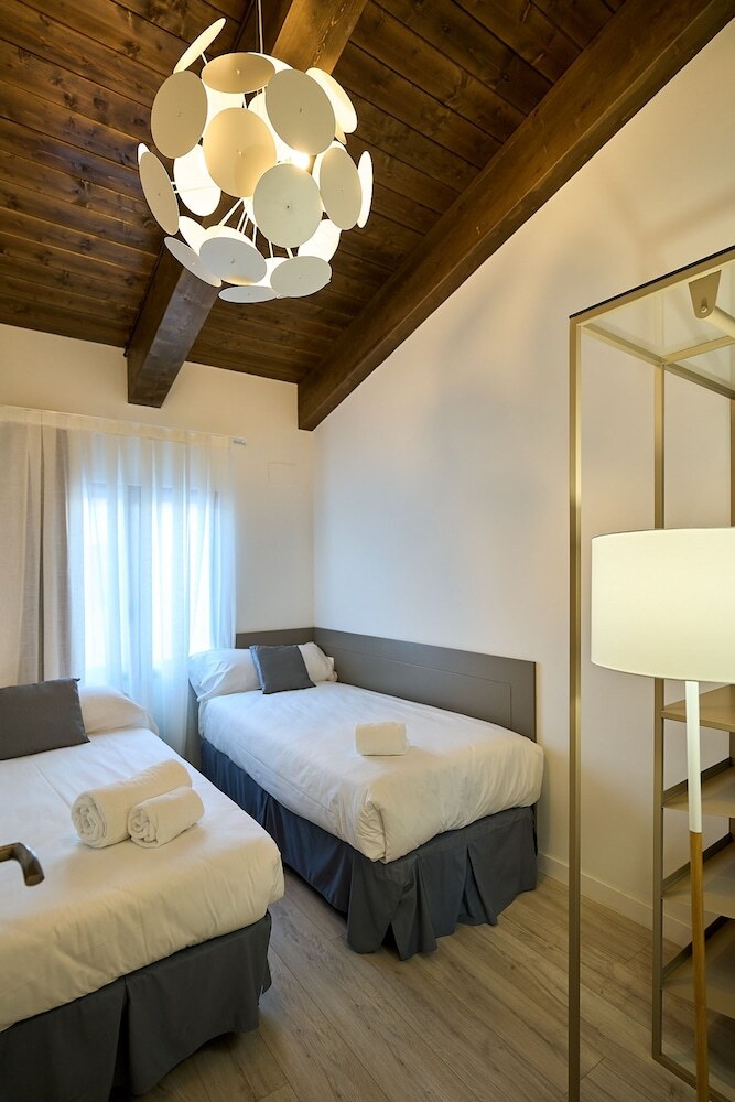 Aparthotel Ines Luna Suites