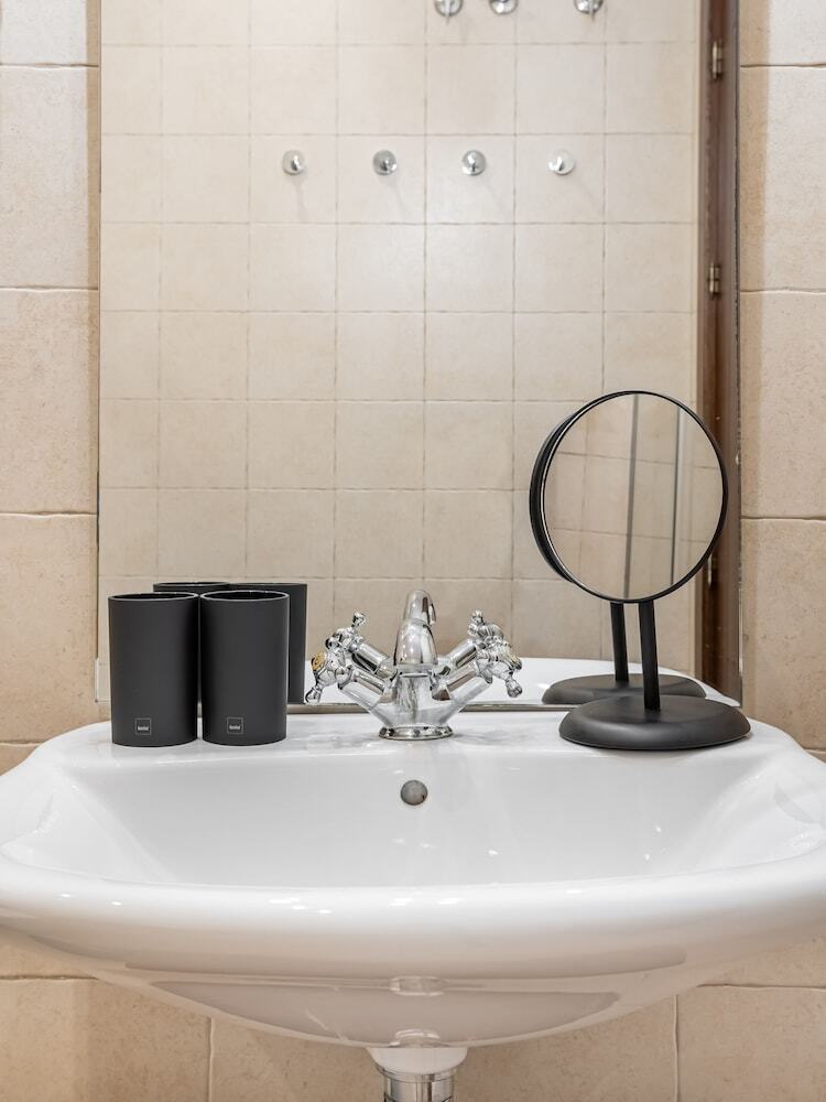 Aparthotel Limehome Granada Calle Sta. Ana