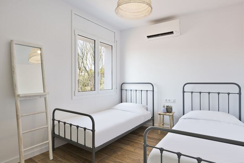 Hotel Masia Can Rovira