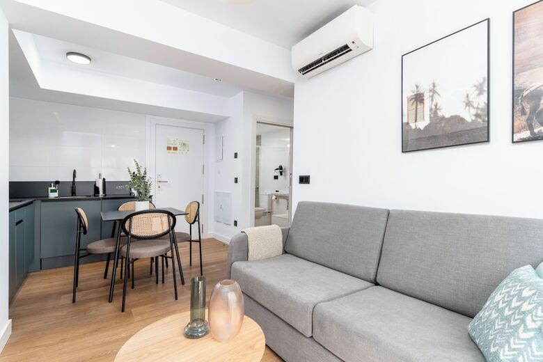 Aparthotel Limehome Oviedo Calle Postigo Bajo