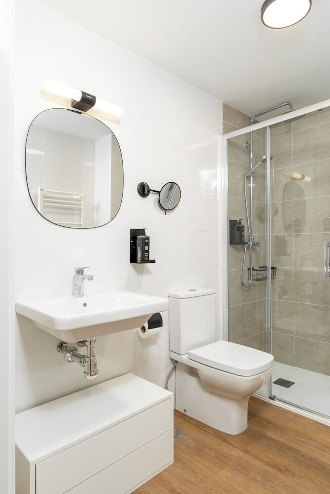 Aparthotel Limehome Oviedo Calle Postigo Bajo
