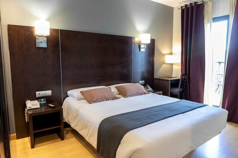 Hotel Carde�a By Gaiarooms