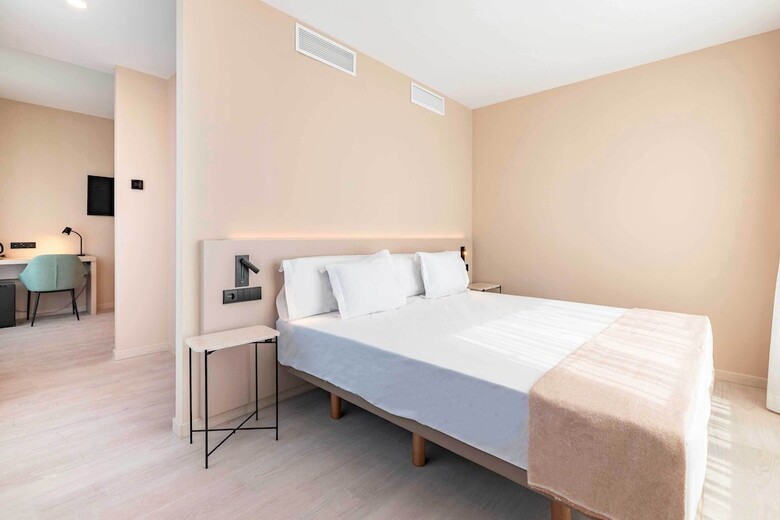 Hq Arena Hotel
