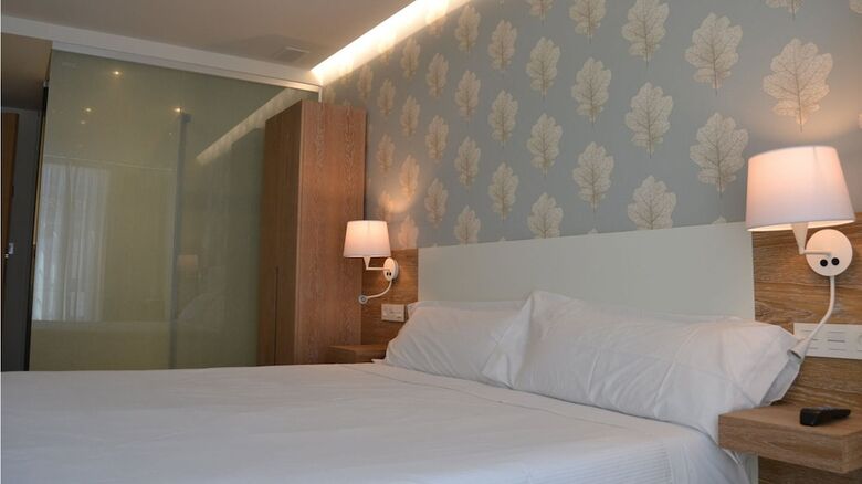 Pension Denik� Hostal Grupo Atalaia