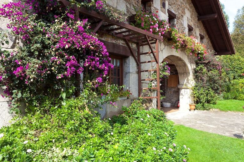 Aparthotel Las Casas De Ea Astei
