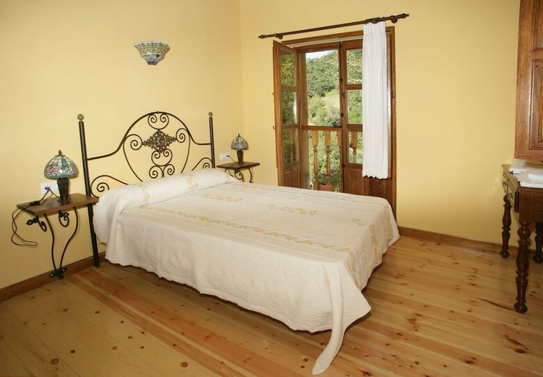 Aparthotel Viviendas Rurales Pe�a Sagra