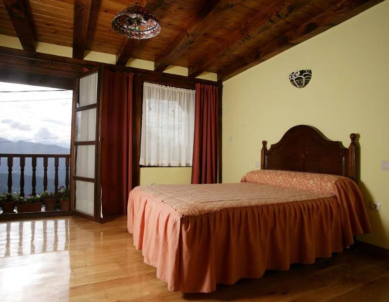 Aparthotel Viviendas Rurales Pe�a Sagra