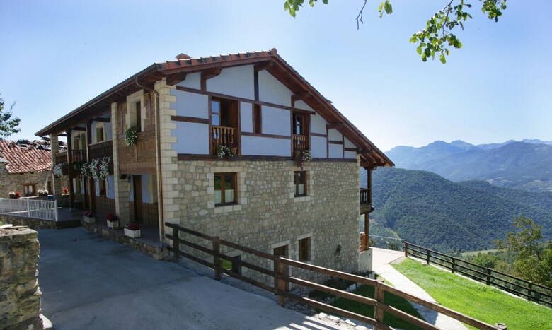 Aparthotel Viviendas Rurales Pe�a Sagra