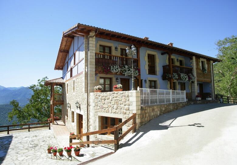 Aparthotel Viviendas Rurales Pe�a Sagra
