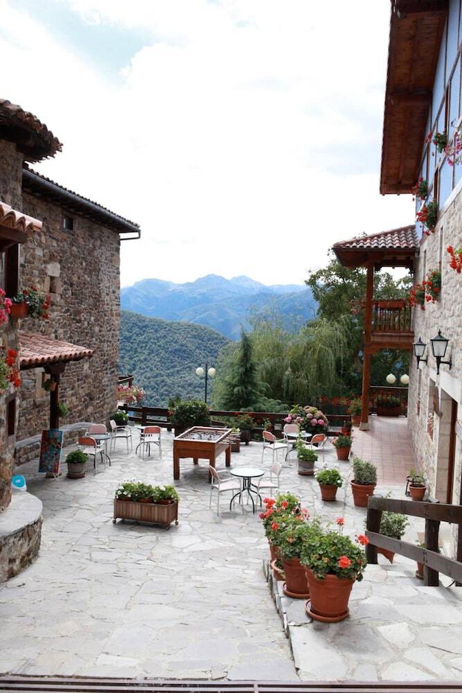 Aparthotel Viviendas Rurales Pe�a Sagra