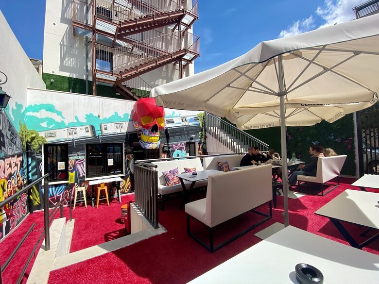 Hostal We Street Hostel - Albergue Juvenil