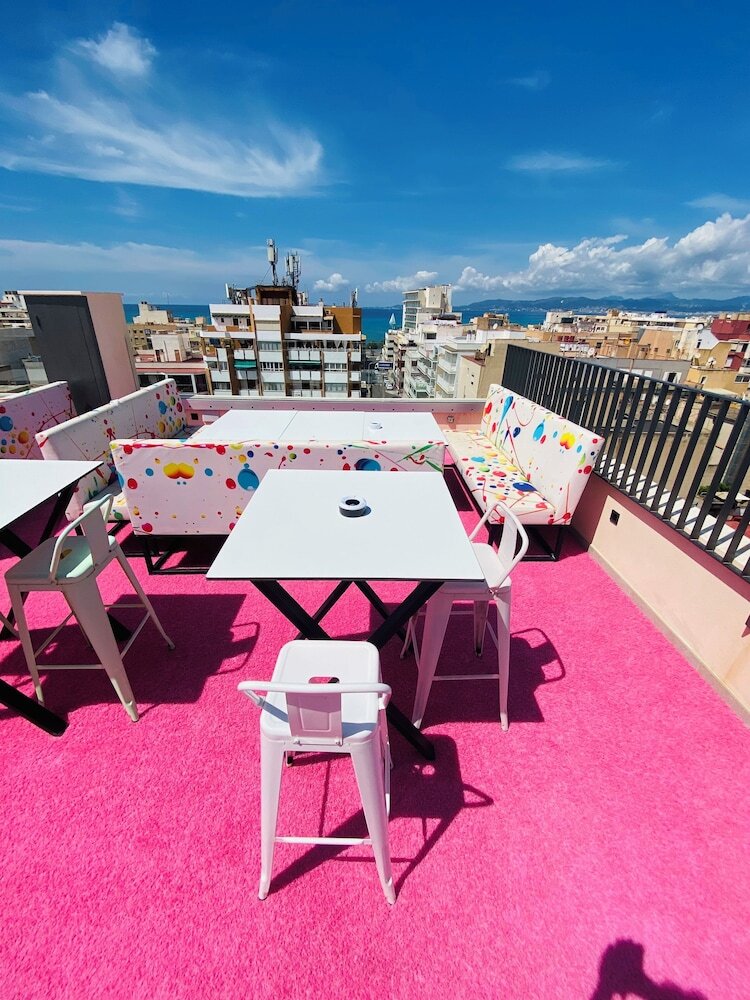 Hostal We Street Hostel - Albergue Juvenil