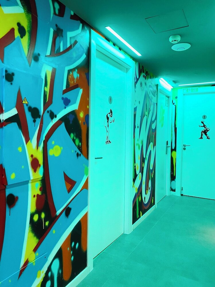 Hostal We Street Hostel - Albergue Juvenil