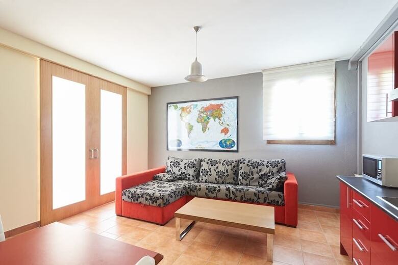 Hostal Alojamientos Ac� Y All� - Hostel