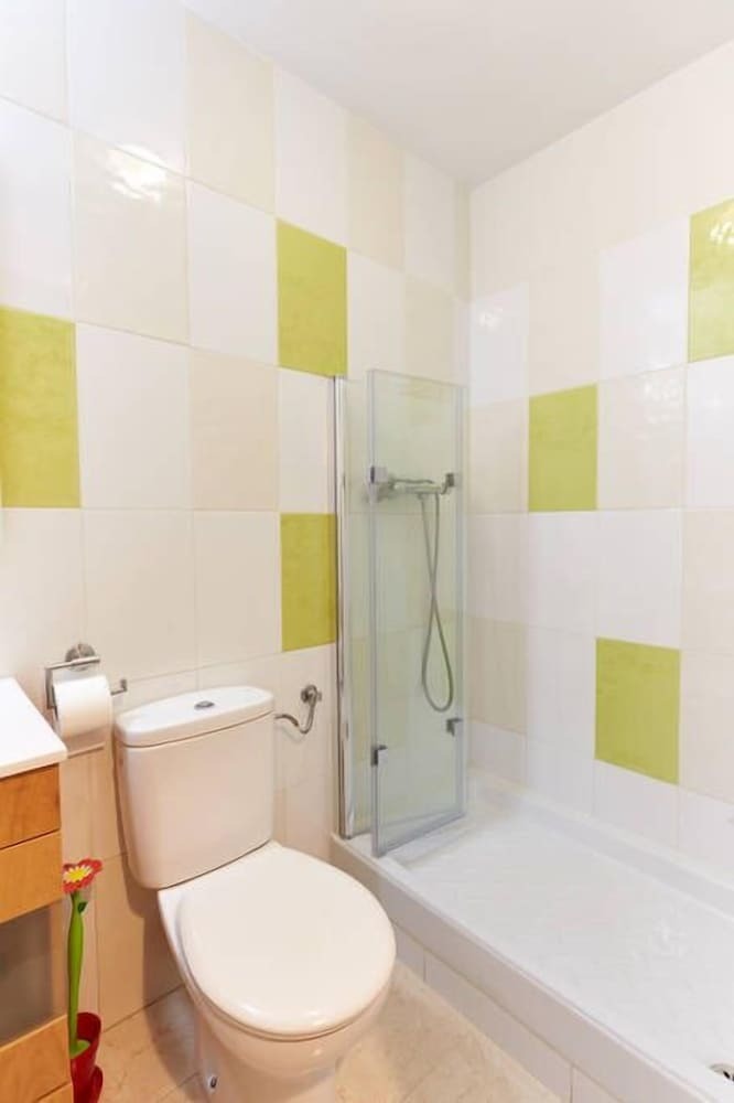 Hostal Alojamientos Ac� Y All� - Hostel