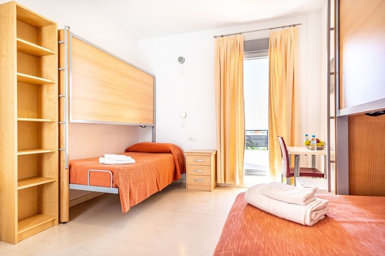 Hostal Marbella Inturjoven Youth Hostel