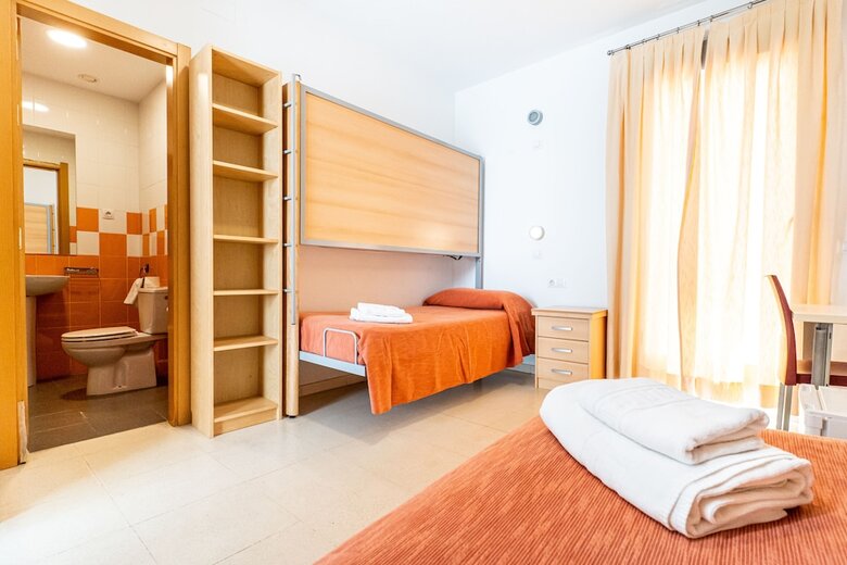 Hostal Marbella Inturjoven Youth Hostel