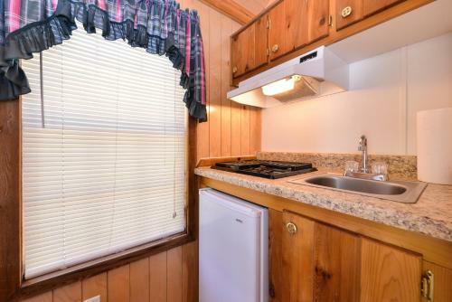 Gunnison Lakeside Cabins & Rv Park