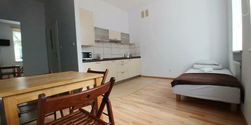 999 Aparthostel