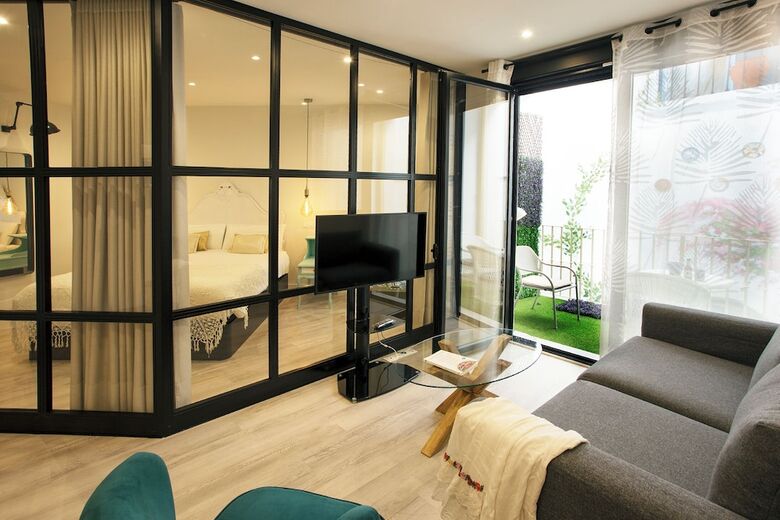 Aparthotel Graffiti Suites M�laga