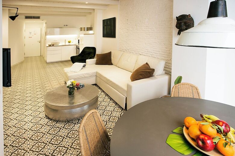 Aparthotel Graffiti Suites M�laga