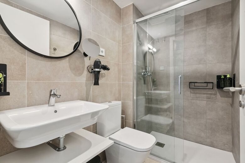 Aparthotel Limehome Valencia Carrer Del Pare Palau