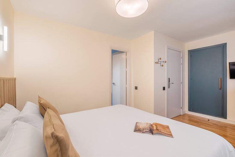 Granada Suites By Olala Homes