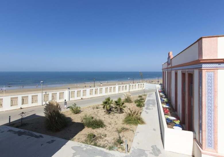 Hostal Albergue Inturjoven Chipiona - Hostel
