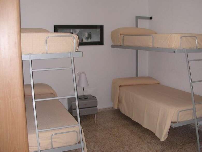 Hostal Albergue Inturjoven Chipiona - Hostel