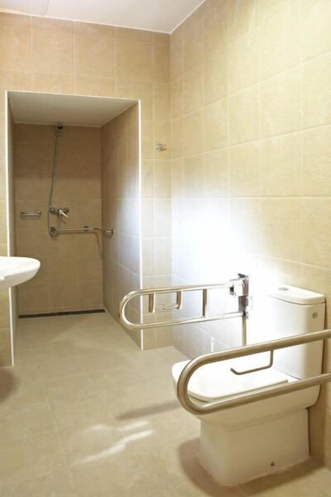 Hostal Albergue Monasterio De La Magdalena - Hostel