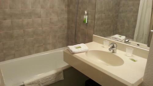 Hotel Espace Leonard De Vinci