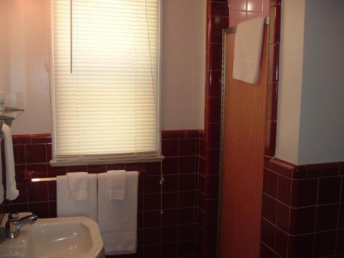 Fels Three Crown Motel