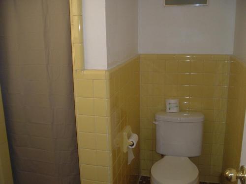 Fels Three Crown Motel