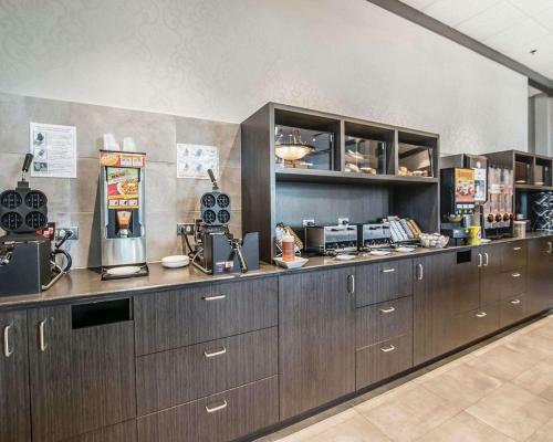 Hotel H�tel Quality Suites Drummondville