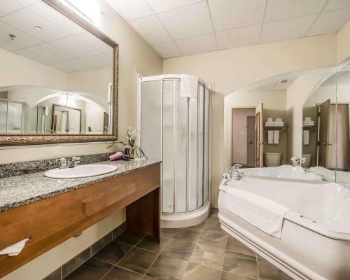Hotel H�tel Quality Suites Drummondville