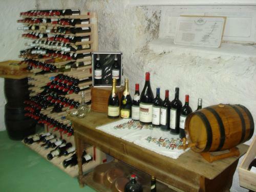 Hotel H�tel Les Chatelmin�s