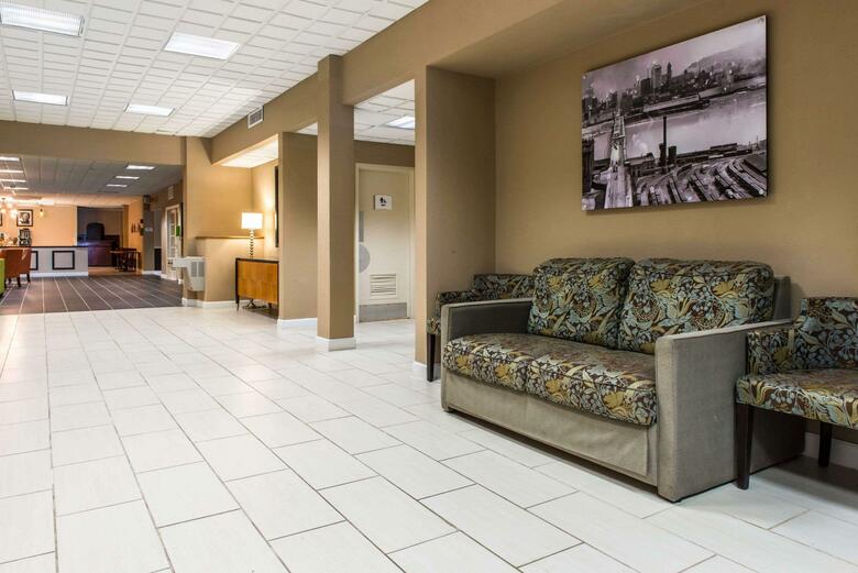 Clarion Hotel New Kensington