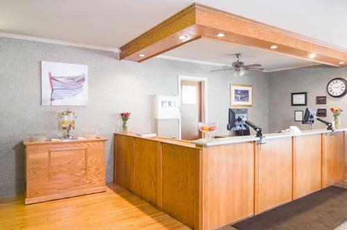 Mount Peyton Hotel