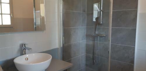 Hotel Logis Auberge De La Mandrie