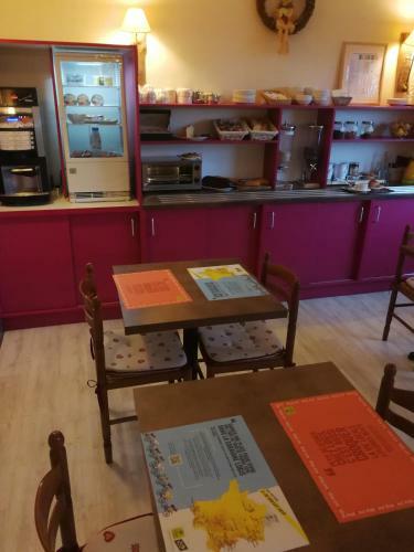 Hotel Logis Auberge De La Mandrie