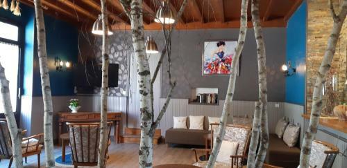 Hotel Logis Auberge De La Mandrie