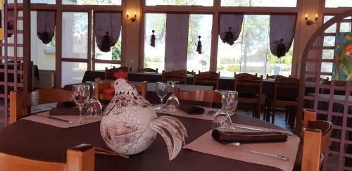 Hotel Logis Auberge De La Mandrie