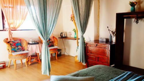 Hostal Shaxi Miss May Hotel