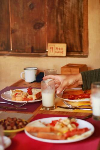Hostal Shaxi Miss May Hotel