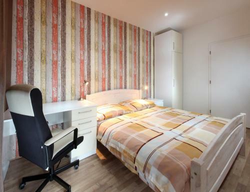 Apartments Kope?n� With Parking