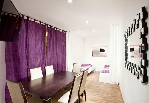 Apartments Kope?n� With Parking